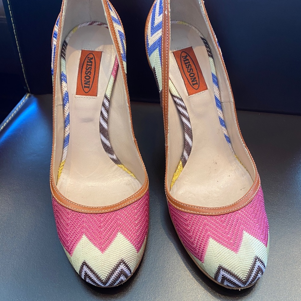 Missoni colorful knit stripe and leather heels. Size 38.